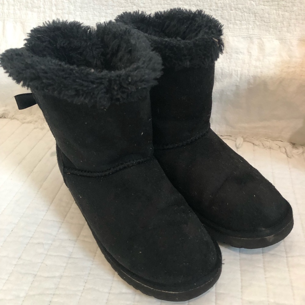 Ugg boots, black, good condition